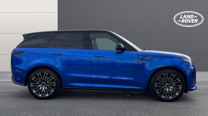 Land Rover Range Rover Sport 4.4 P635 V8 SV Ultimate Edition 5dr Auto Petrol Estate - Image 5
